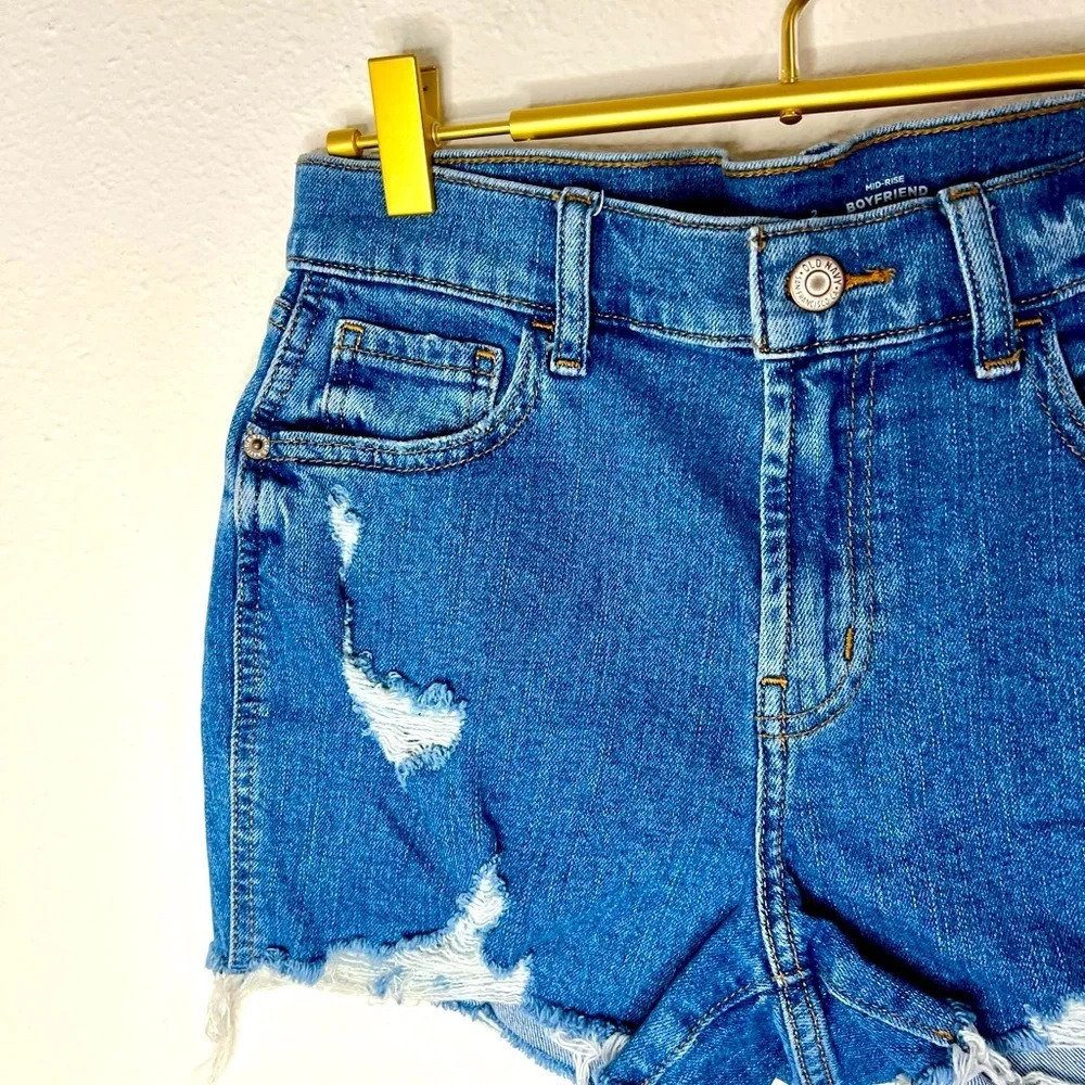 🆕 Old Navy Mid Rise Boyfriend Jean Shorts - Picture 5 of 8
